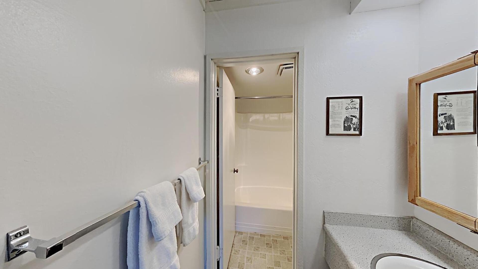 ממות' לייקס Two Bedroom Condos With Mountain Views At 1849 Condos חדר תמונה